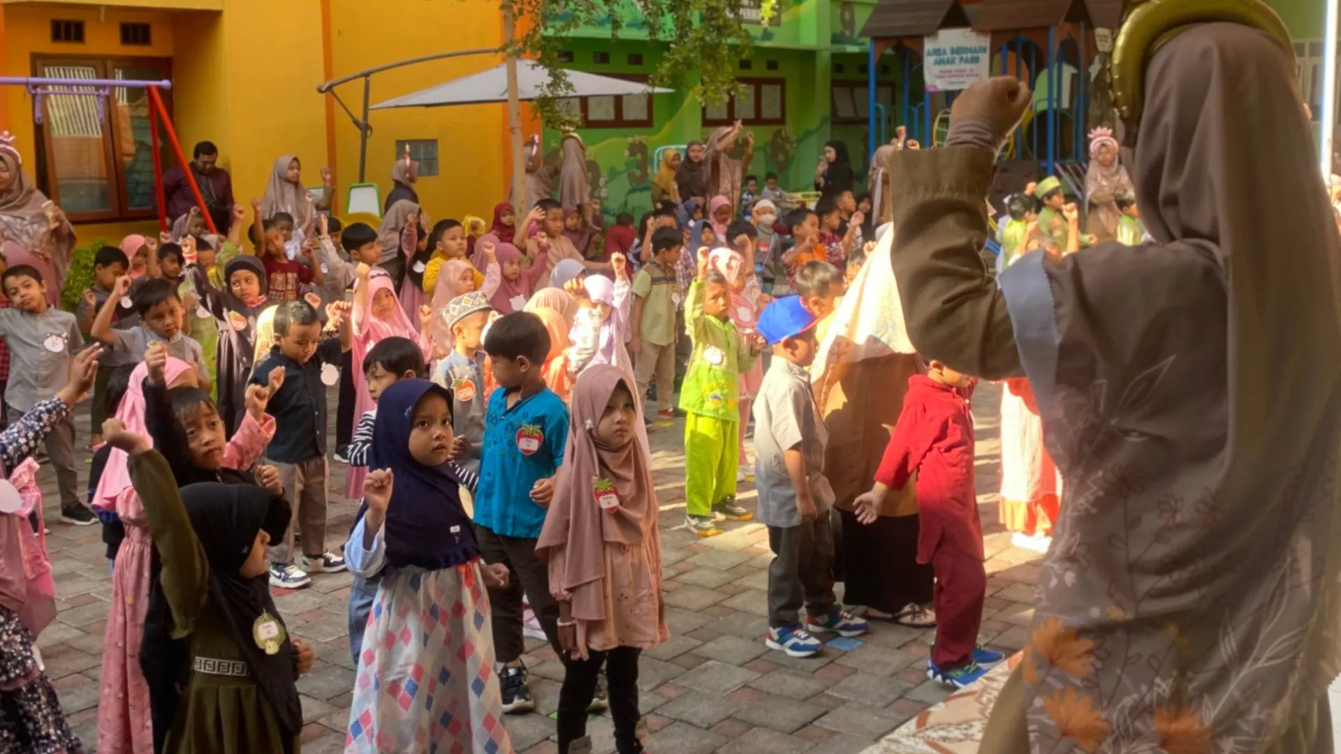 Luar Biasa! Guru PAUDIT Insan Permata Malang Wujudkan MPLS Ramah: “Murid Gembira di Sekolah”